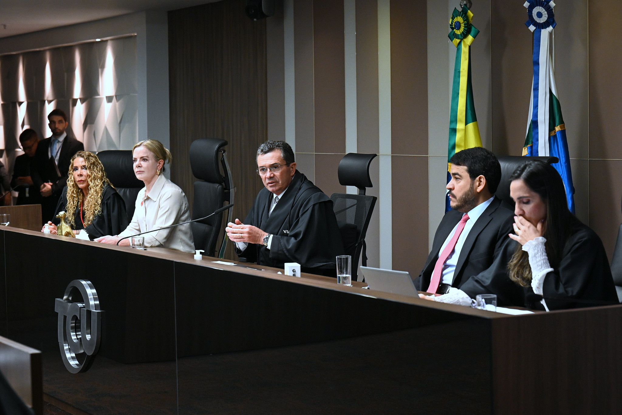 MPTCU participa da apreciação das contas do presidente da República